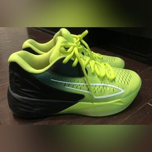 PUMA basketballshoe for womens 7.5